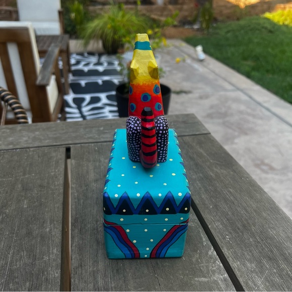 Mexican Folk Art Alebrije Coyote Hand Painted Wood Carved Trinket Box - Picture 4 of 10